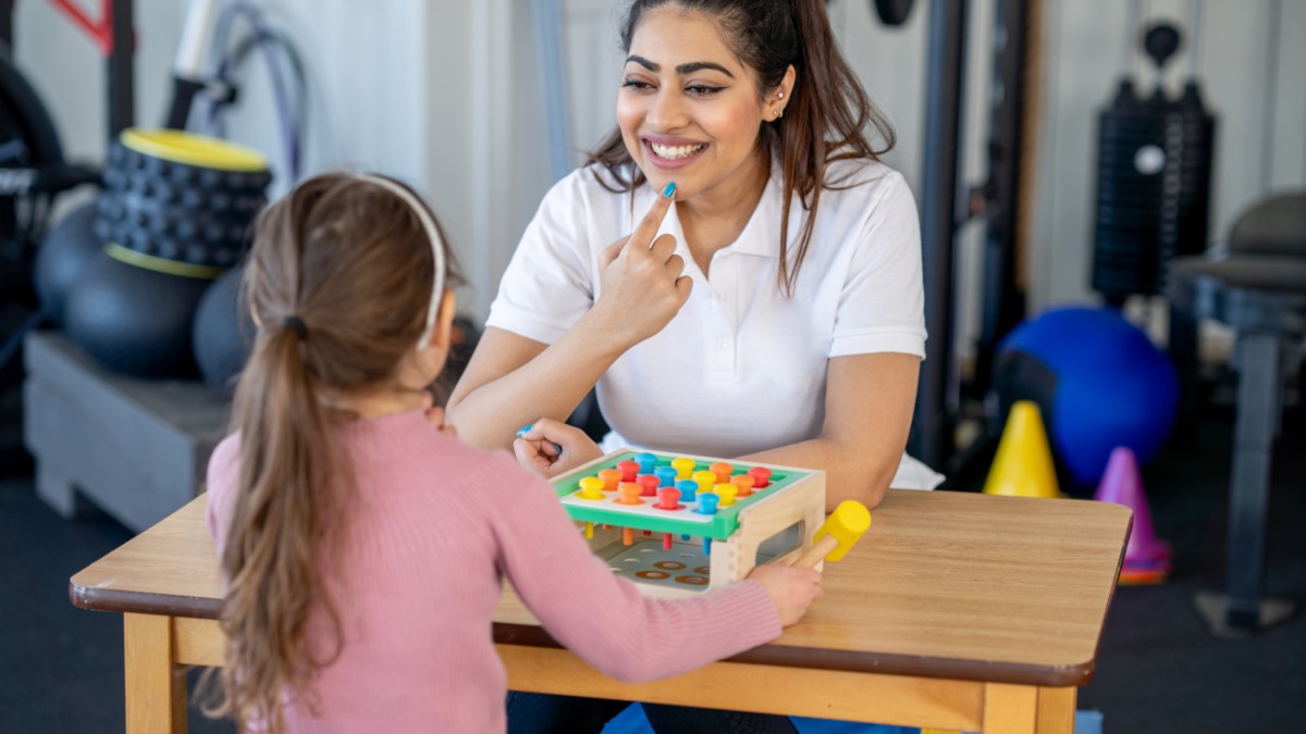 Autism Social Cues: Challenges & Tips for Improvement