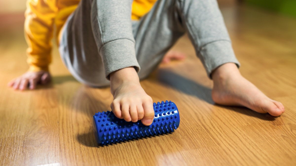 Are Flat Feet a Sign of Autism? Symptoms, Causes, and Treatment