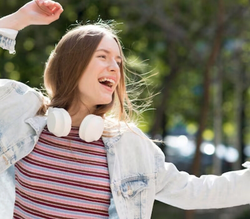 what are signs of autism in teens